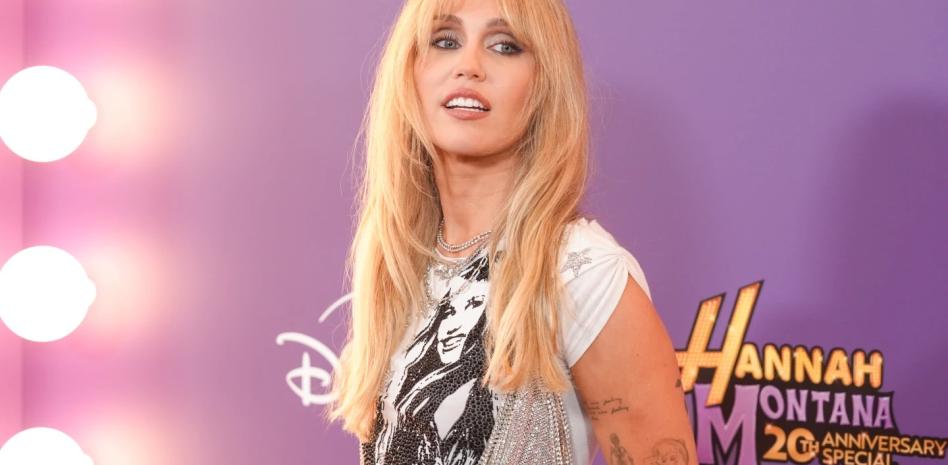 Miley Cyrus recibe una estrella en Hollywood que "representa la inmortalidad"
