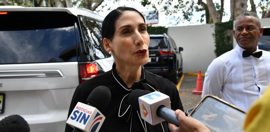 Raquel Arbaje dice esperan por estudio ambiental para ponderar explotación minera en San Juan