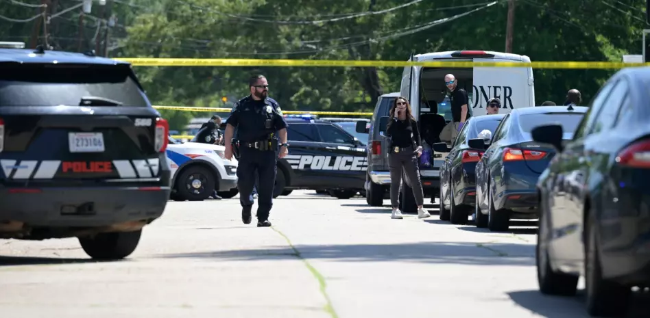 Hombre mata a tiros a ocho niños