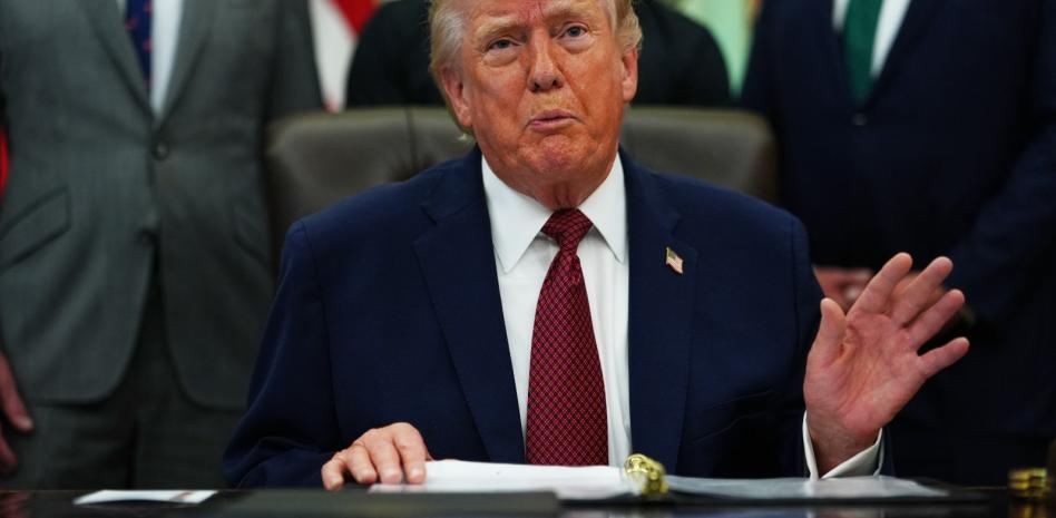 EEUU inicia proceso para revocar ciudadanía de más de 350 personas, según The New York Times