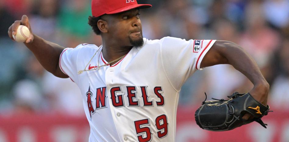 José Soriano vuelve a dominar y Angelinos derrotan a Toronto