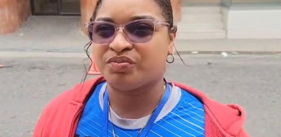 Mujer denuncia que clínica en La Vega mantiene retenida a su hija por deuda médica