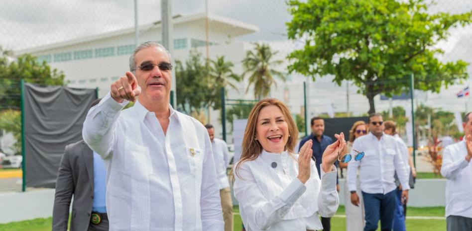 Abinader y Carolina inauguran Malecón Deportivo en vísperas de Juegos Centroamericanos y del Caribe