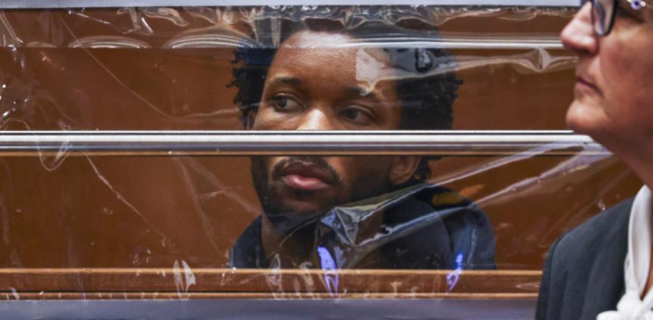 Hallan pornografía infantil en teléfono de cantante D4vd, sospechoso de crimen de adolescente