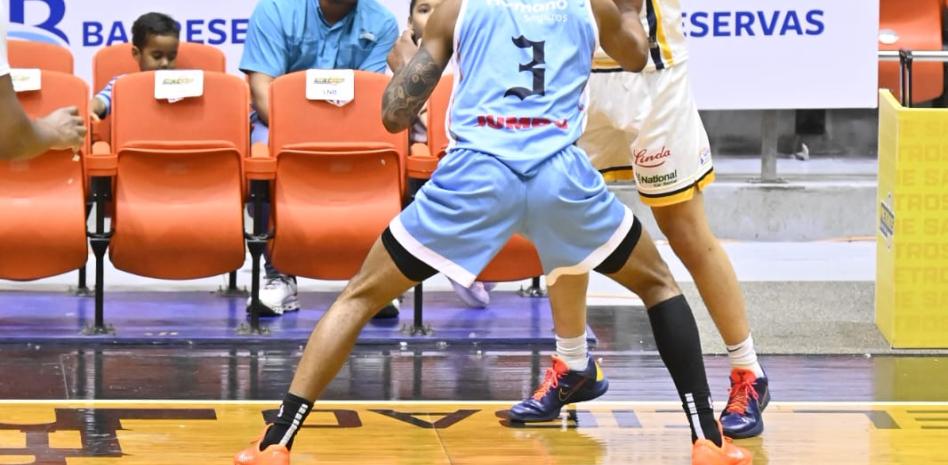 García, Farley y Hall conducen Metros a superar fácil a los Titanes