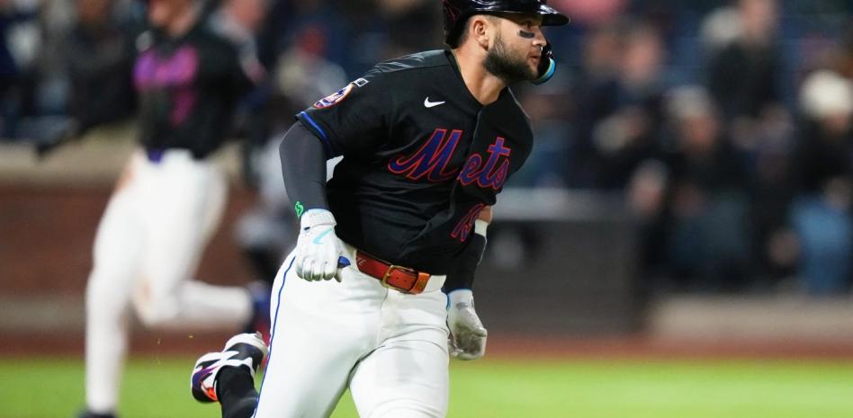 Bichette da doble con las bases llenas y los Mets logran angustiante victoria