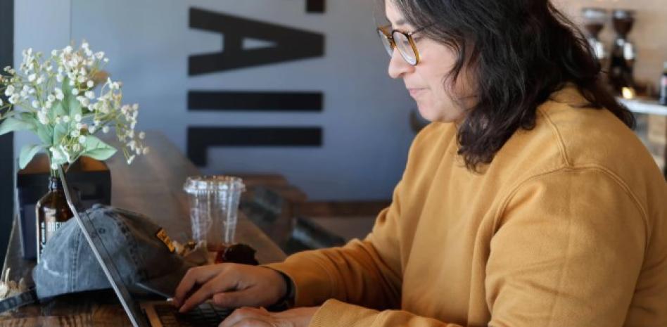 ¿Te conectas desde una cafetería? Estos son algunos tips para cuidar tu privacidad