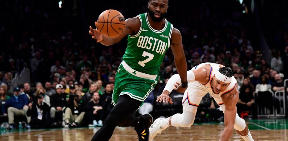 Jaylen Brown y Jason Tatum conducen a los Celtics a un triunfo sobre los Sixers