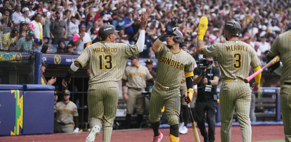 Los Padres remontan ante los Diamondbacks 6-4 en la Ciudad de México