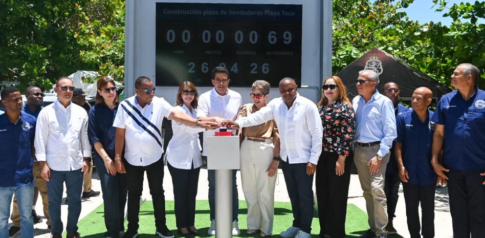 Turismo construirá en playa de Maimón una plaza de vendedores