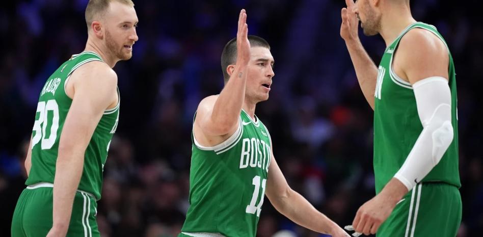 Los Celtics arruinan el regreso de Embiid y vencen a los 76ers 128-96