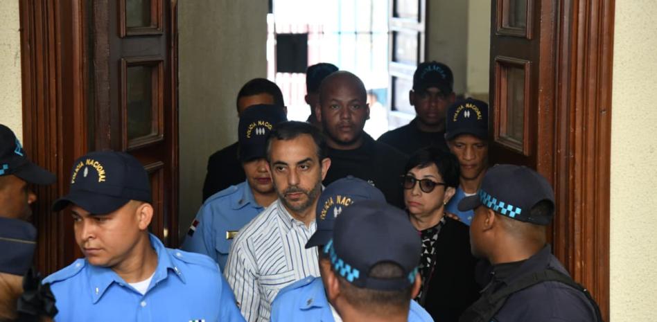 Juez ratifica prohibición de reproducir testimonios de testigos en caso Jet Set