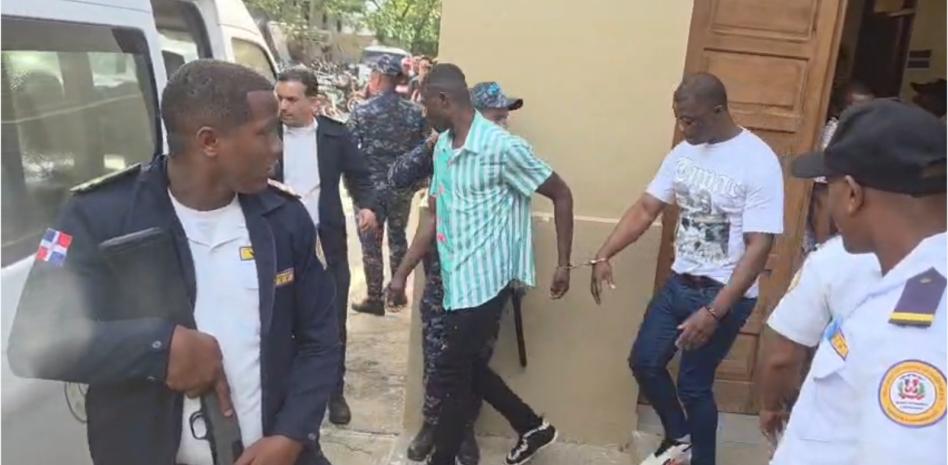 Condenan a 30 años de prisión a tres haitianos y un dominicano por asesinato a tiros de 4 personas en Dajabón