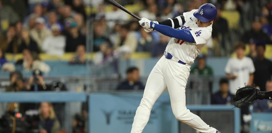 Sencillo de Tucker guía a los Dodgers en triunfo sobre Marlins