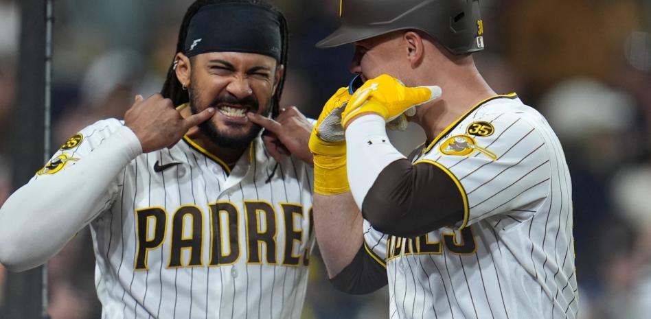 Machado y France guían a Padres sobre Cachorros 9-7