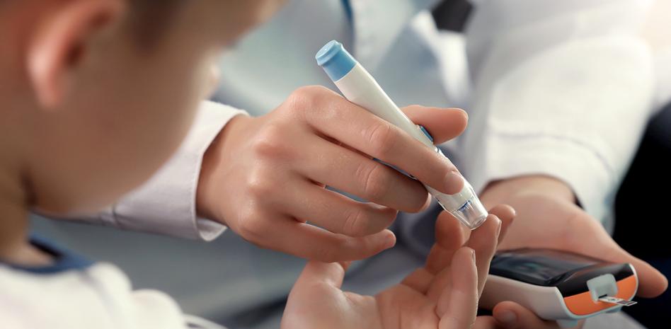 Hospital Hugo Mendoza asiste al 60% de niños con diabetes del país