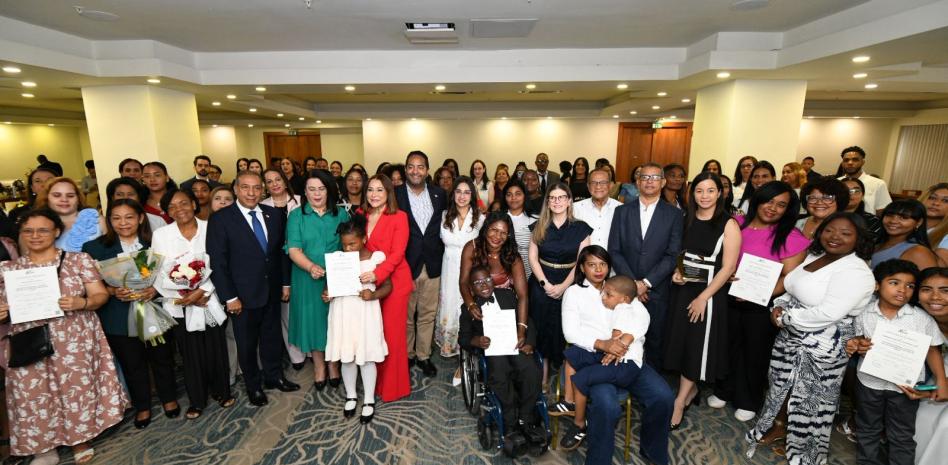 Supérate graduó 55 padres y madres en cuidado y apoyo a personas con discapacidad