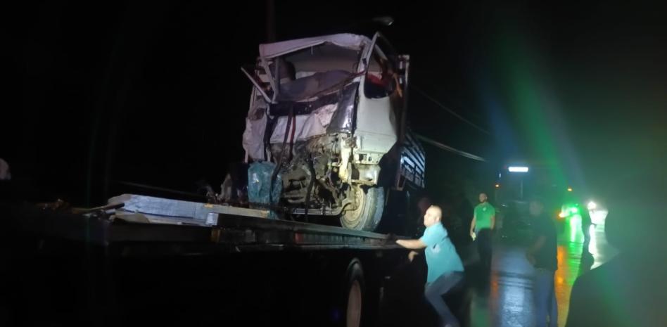 Accidente entre camión y autobús deja varios heridos en Santiago Rodríguez