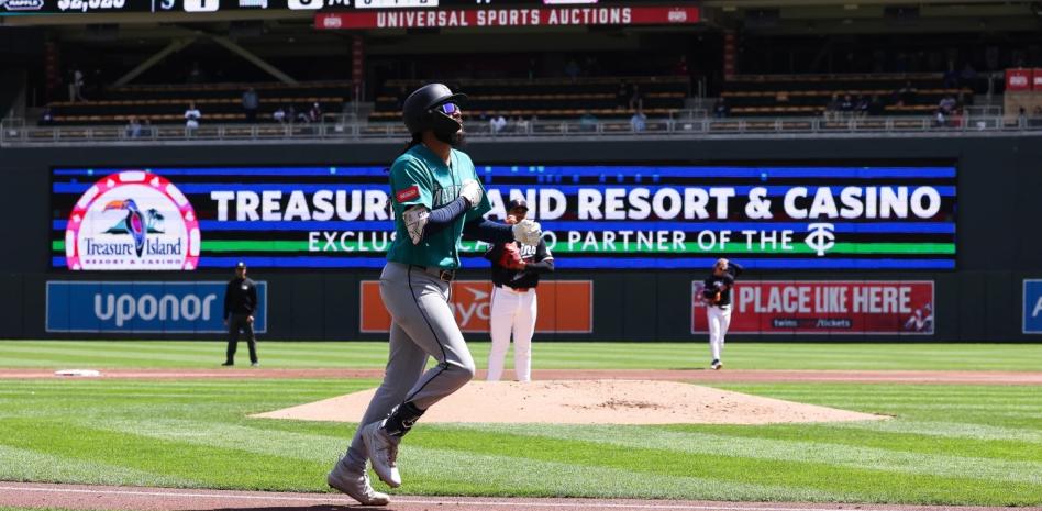 Cole Young impulsó 3 carreras y guía a los Marineros al triunfo sobre Marineros