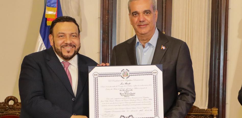 Abinader otorga condecoración póstuma de la Orden del Mérito de Duarte, Sánchez y Mella