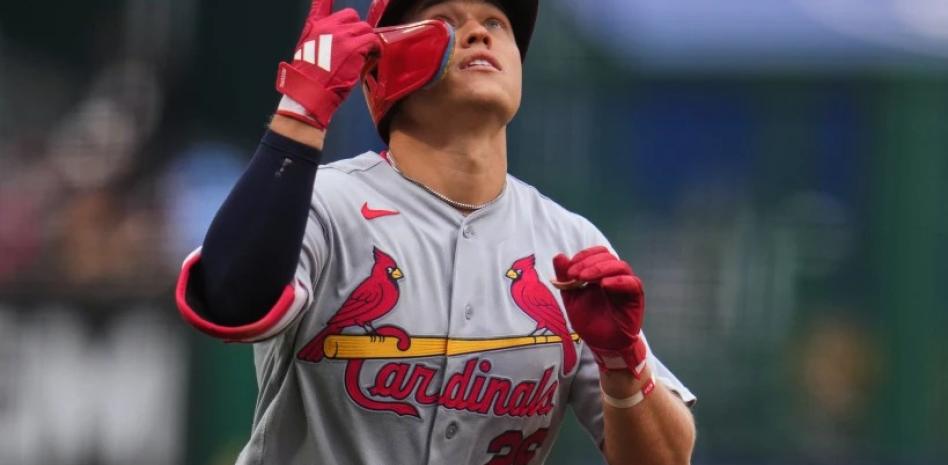 Cardenales atacan temprano a Paul Skenes y San Luis completa barrida en Pittsburgh al ganar 10-5