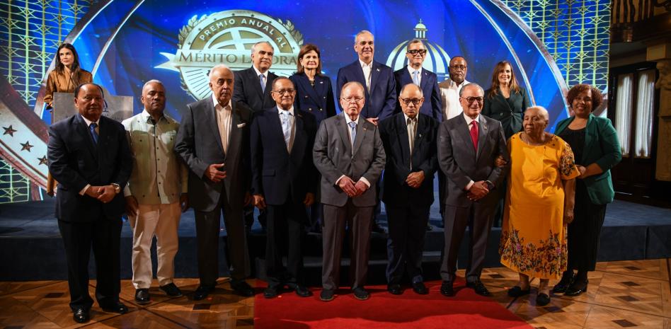 Gobierno exalta trayectoria empresarial y el compromiso obrero en Premio al Mérito Laboral