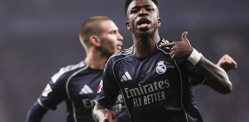 Vinicius anota un doblete y el Real Madrid se impone 2-0 al Espanyol