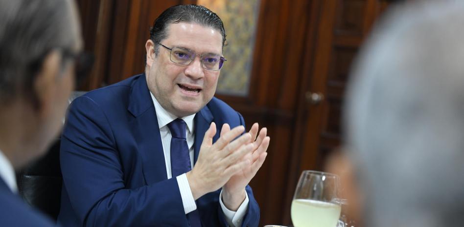 Sanz Lovatón: Gobierno seguirá buscando si RD$40,000 millones son insuficientes para enfrentar efectos de crisis