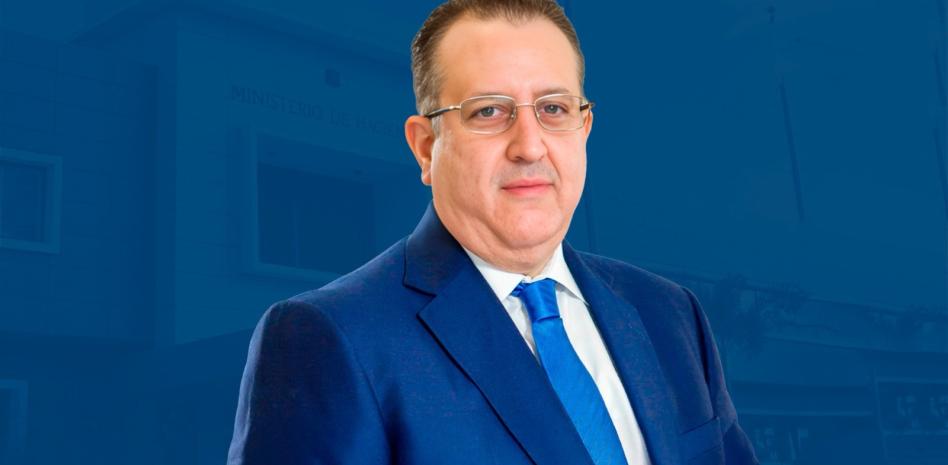 Demandan a Magin Díaz por deuda deportiva