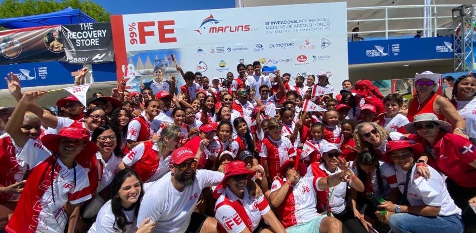 Los Delfines de Naco conquistan el Invitacional de Natación