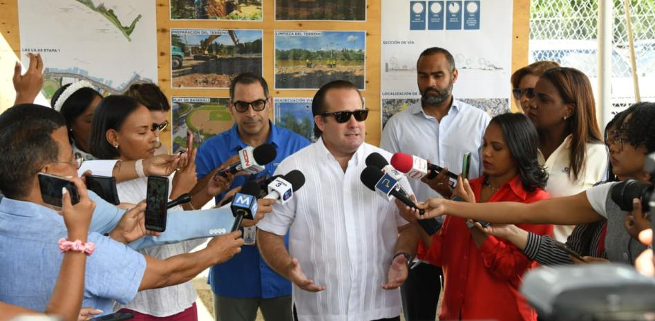 Gobierno anuncia recuperación del margen oriental del Río Ozama; familias angustiadas por desalojo