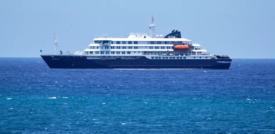 El crucero del hantavirus atracará el sábado en Tenerife para evacuar a los pasajeros