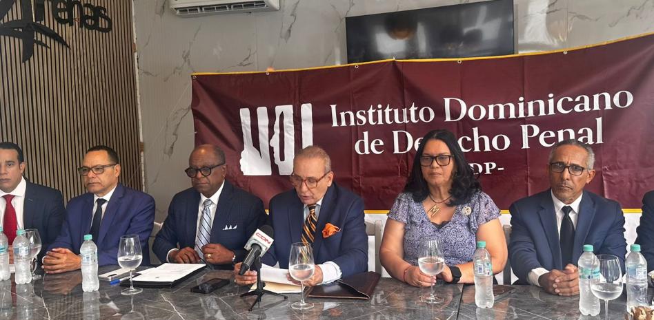 Juristas solicitan a Abinader convocar al CNM para evaluar a 11 jueces de la Suprema Corte