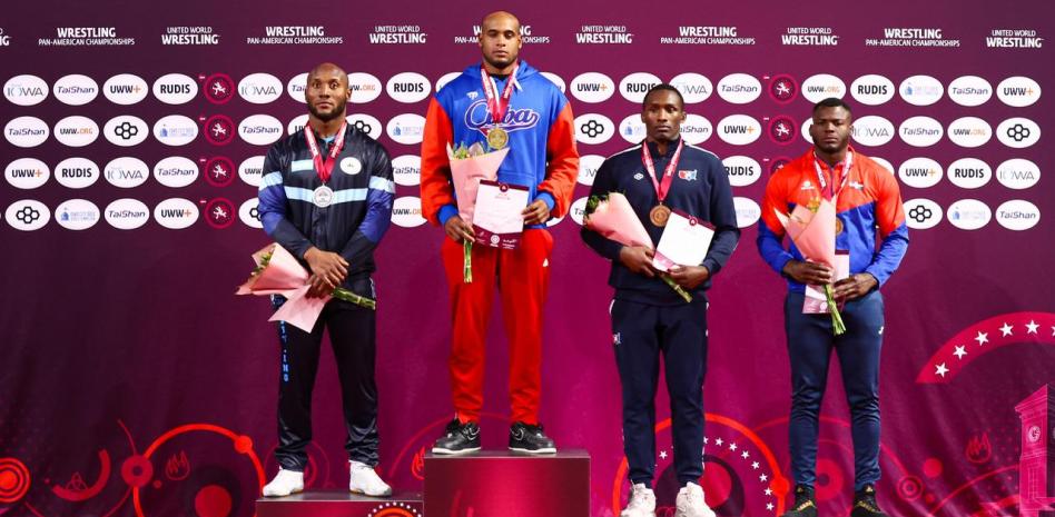Lucha logra 5 boletos a Juegos Panamericanos y 4 medallas en campeonato