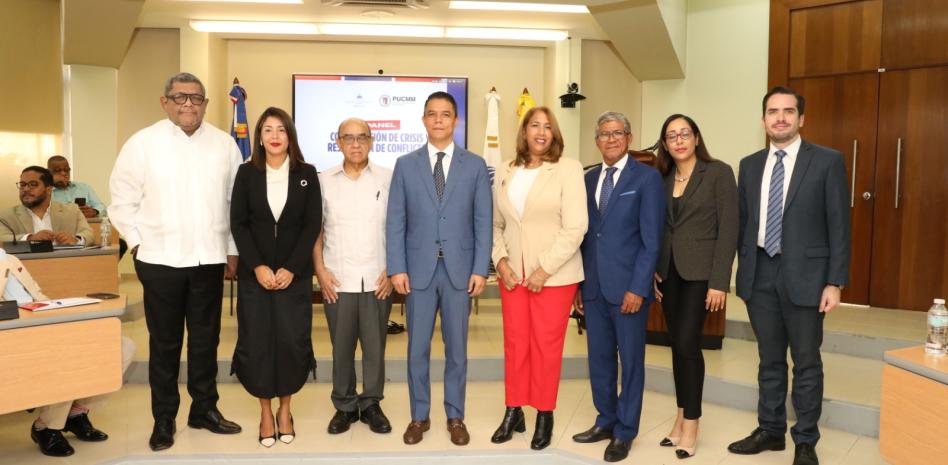 Profesionales analizan estrategias de la comunicación en tiempo de crisis