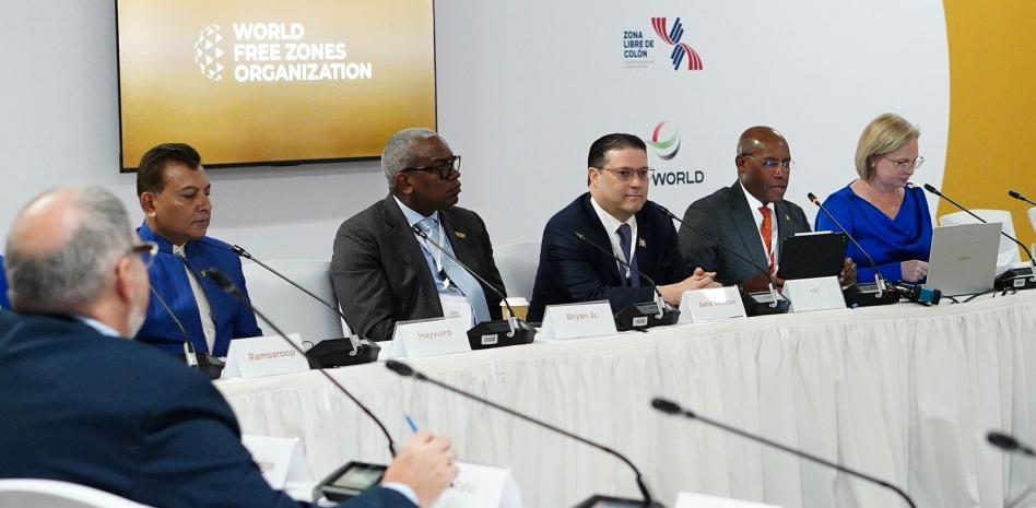 Ministro de Industria y Comercio esboza plan con las zonas francas