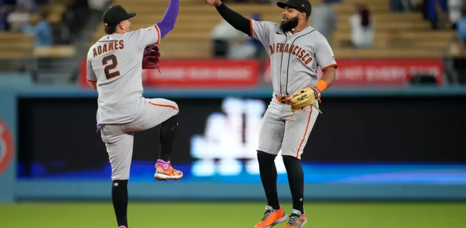 Bader y Haase conectan jonrones seguidos ante Yamamoto, Gigantes superan Dodgers