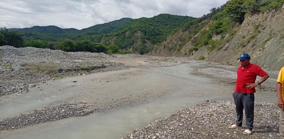 Comunidades se levantan para impedir extracción de materiales del río Ocoa