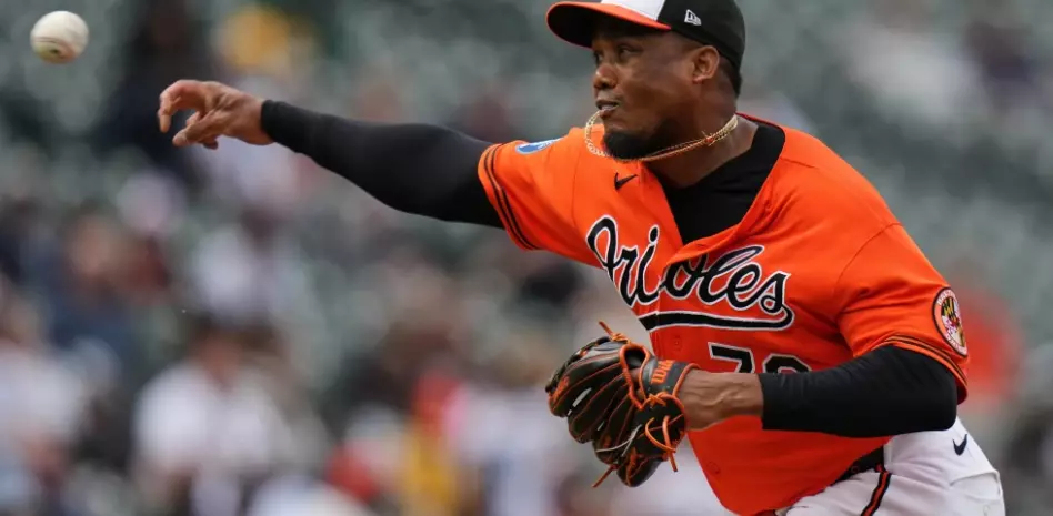 Orioles blanquean 7-0 a los Yankees y se llevan la serie, Bradish y Rutschman ayudan