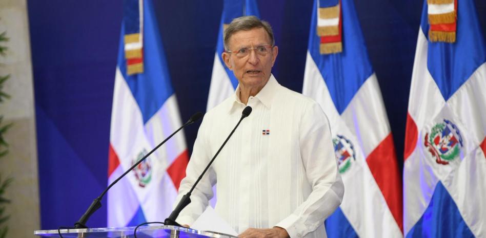 Canciller: Uso de aeropuertos por EEUU es hasta el 31 de octubre y el acuerdo de migrantes dura un año