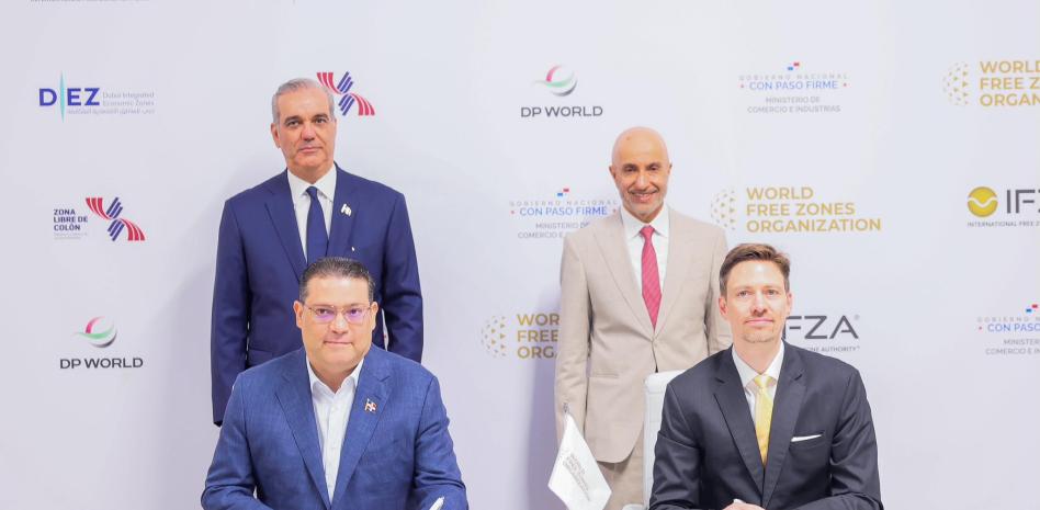 Abinader destaca fortaleza de zonas francas del país durante congreso en Panamá