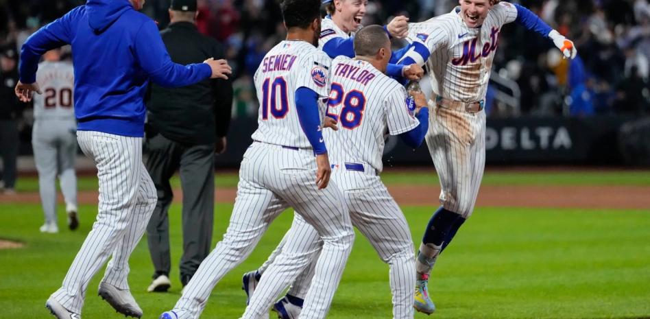 Sencillo de Benge en la décima guía Mets a vencer 3-2 sobre los Tigres