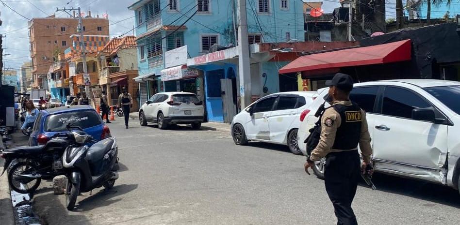 DNCD en la 42 de Capotillo: Siete arrestados y miles de gramos de drogas ocupados