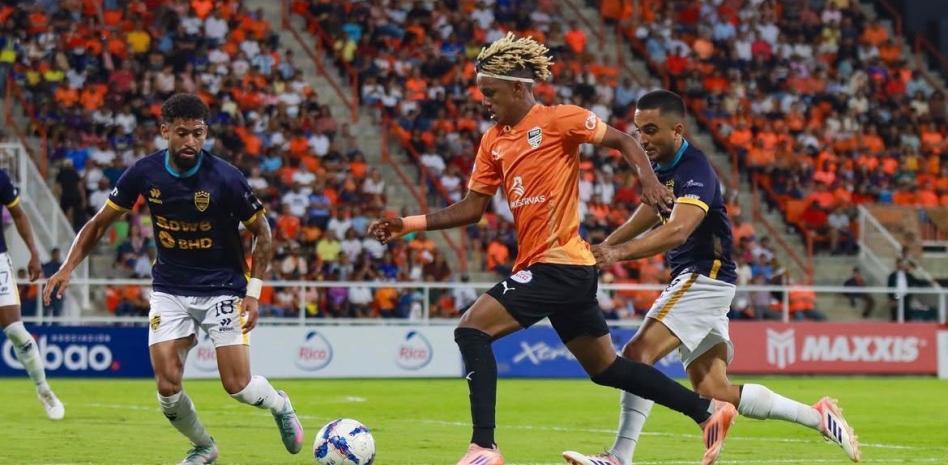 Salcedo y Cibao FC van por la corona
