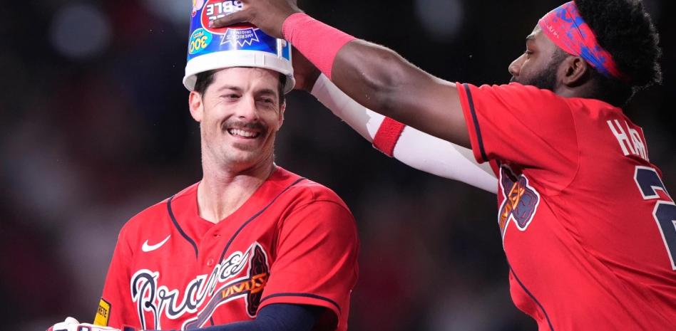 Sencillo Mike Yastrzemski en el décimo da victoria a los Bravos sobre Boston