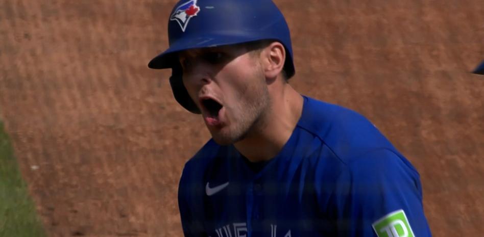 Daulton Varsho decide con imparable la victoria de los Azulejos sobre Detroit