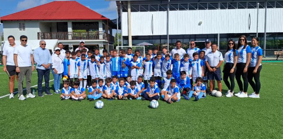 Con 300 niños inauguran en Moca primera edición de Estancia Nueva Fútbol Academy Cup
