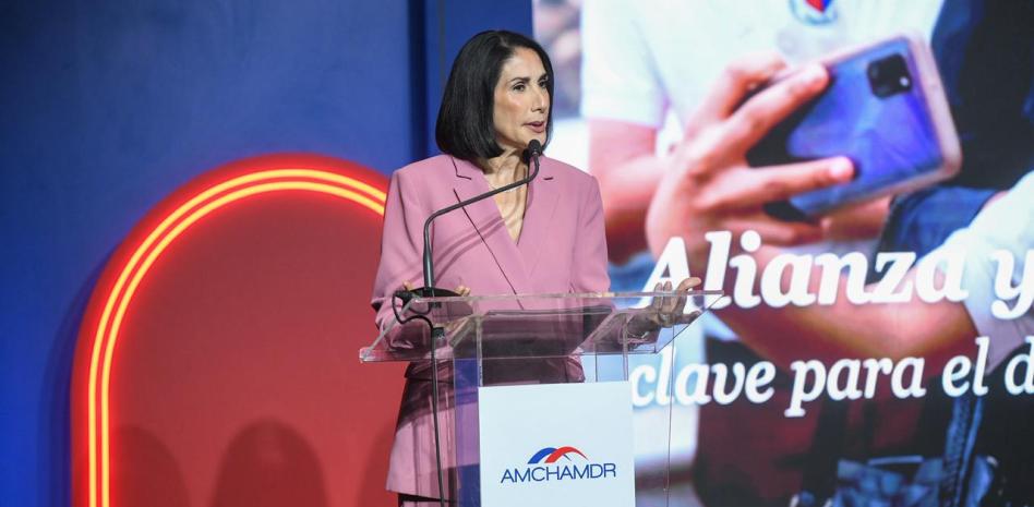 Arbaje utiliza alianzas público-privadas para mitigar reducción del presupuesto de la Primera Dama
