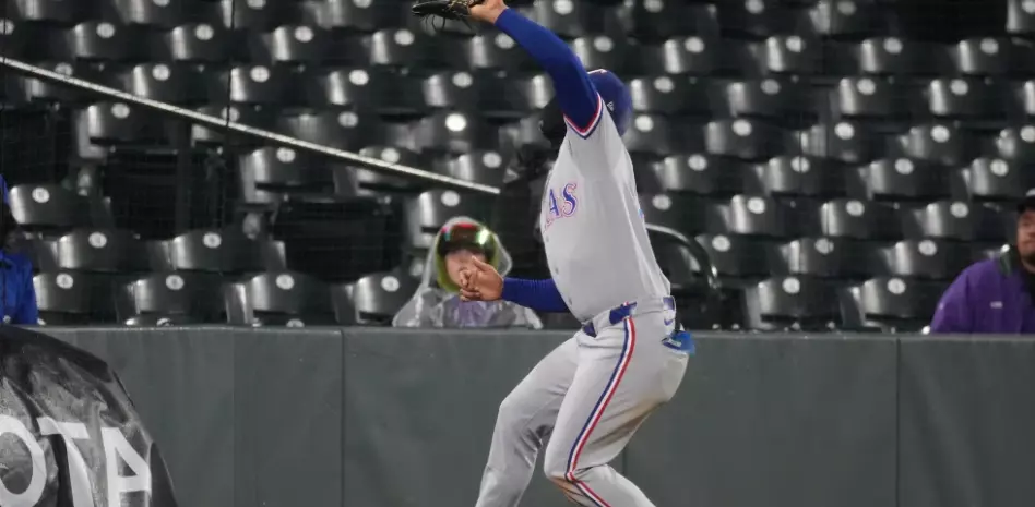 Rocker, Nimmo y Durán conducen a los Rangers a superar a los Rockies