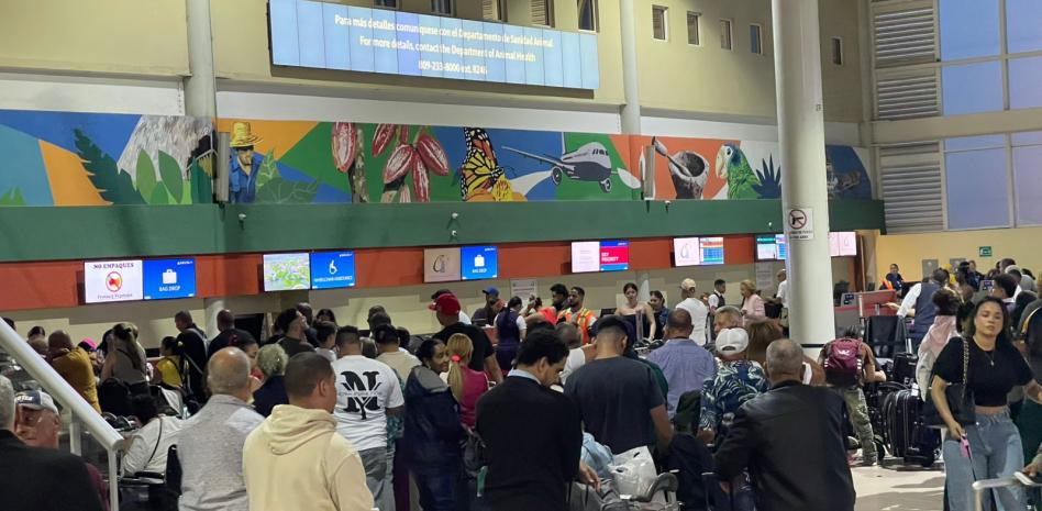 Investigan incidente de salud en un vuelo que tuvo que regresar al Aeropuerto del Cibao